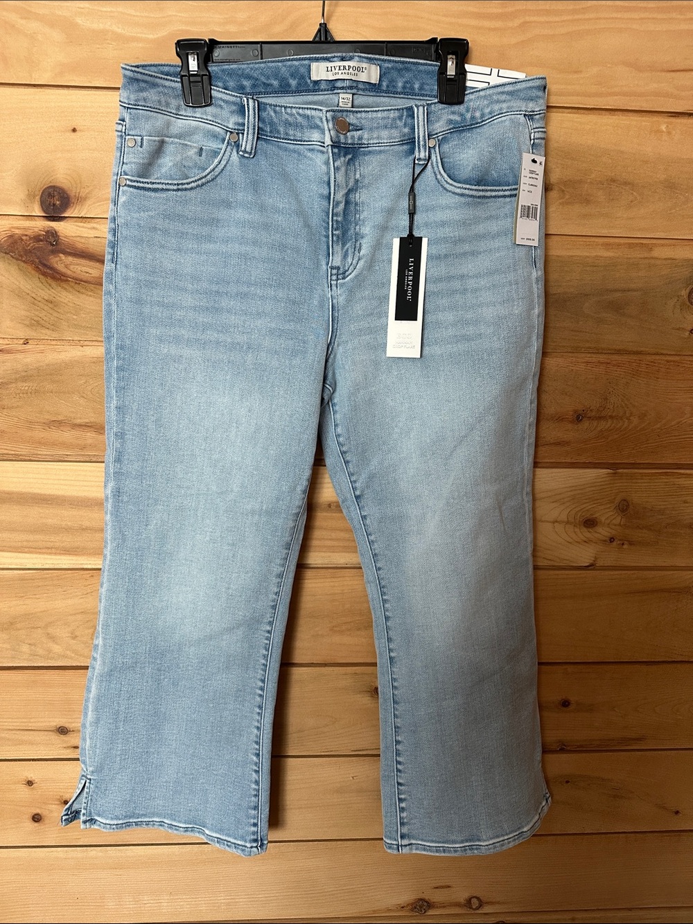 NWT Liverpool Women's Hannah Cropped Flare Jeans Light Wash Size 14